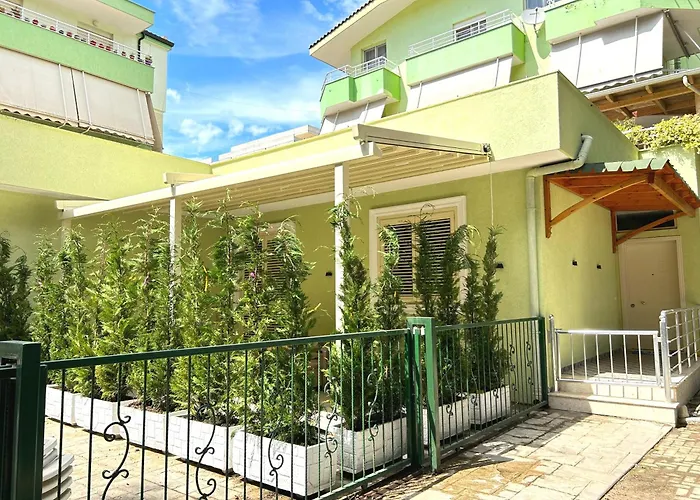 Green Residence By The Beach
